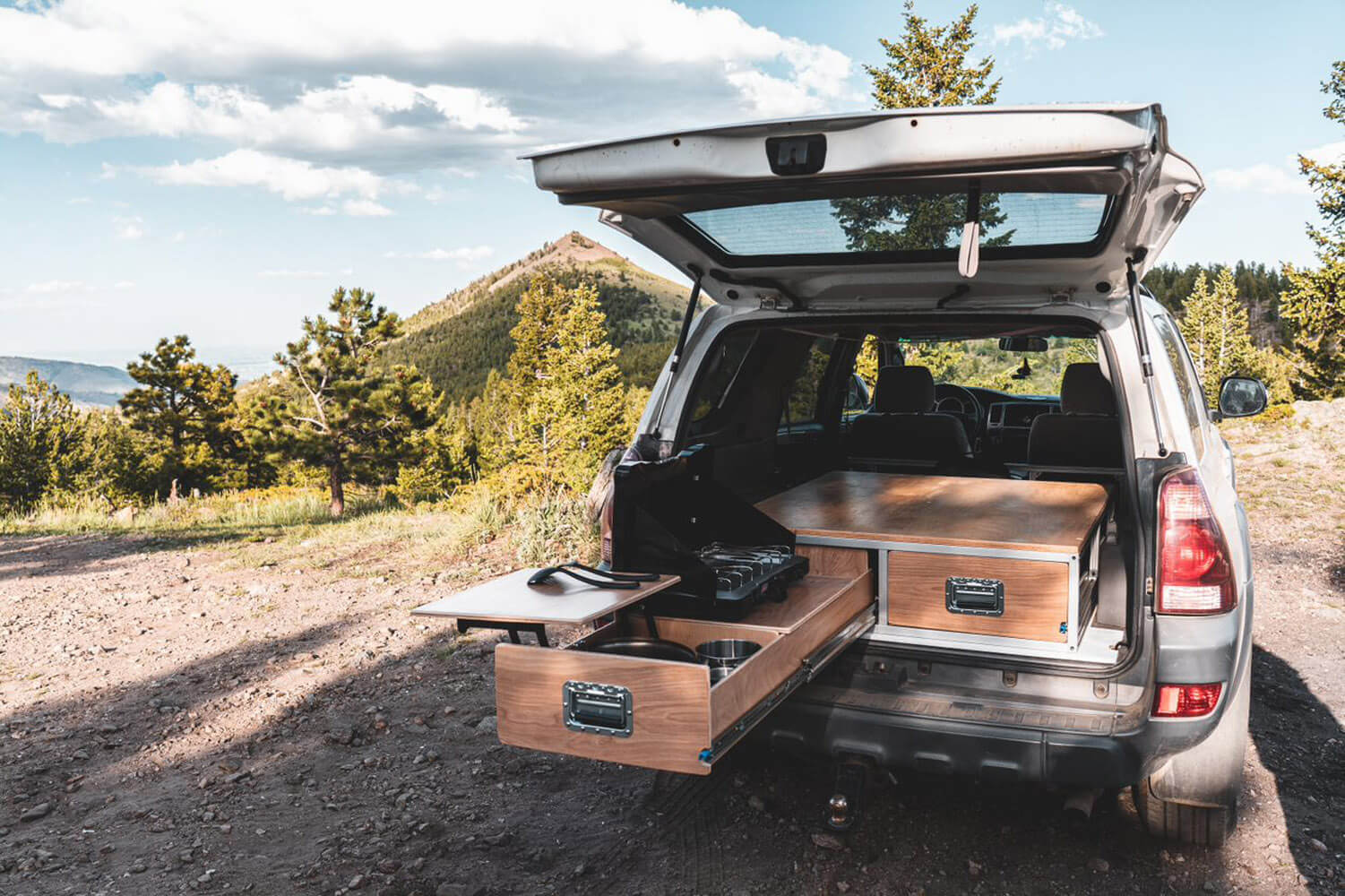 Custom extruded aluminum T-slot camper frame build for recreational projects