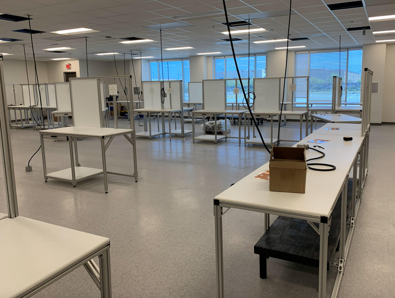 Large Clean Room Workstations